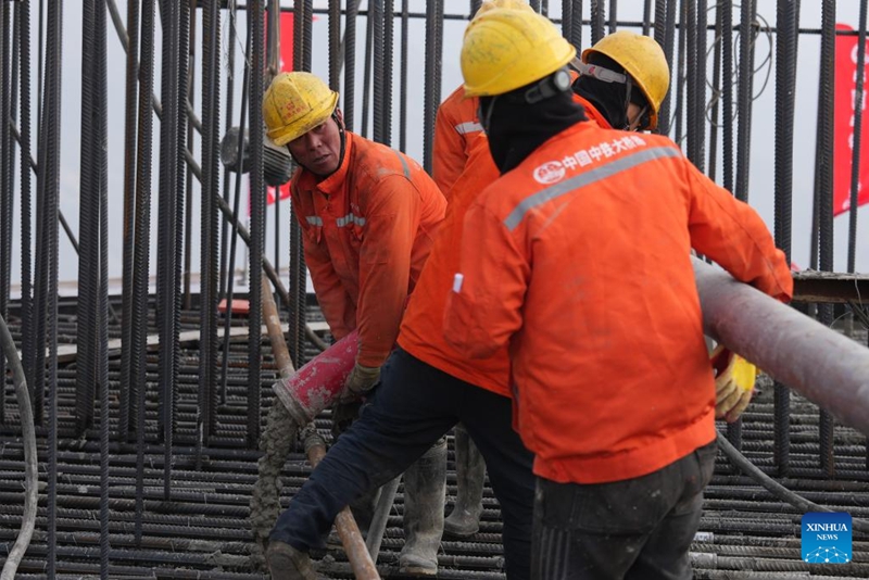 Ujenzi wa mnara mrefu zaidi wa daraja uliojengwa baharini wakamilika katika Zhoushan, Mkoa wa Zhejiang wa China