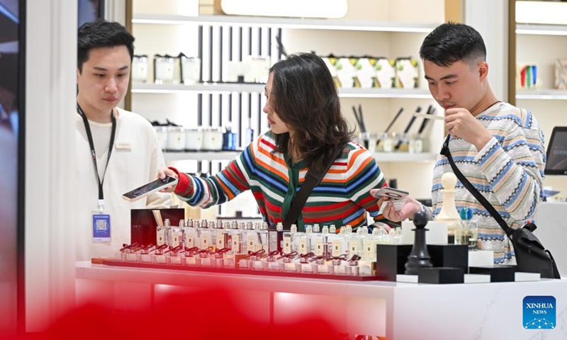 Mauzo ya bidhaa zisizotozwa ushuru ya likizo ya Mwaka Mpya yaongezeka kwa asilimia 128.9 katika Hainan, China