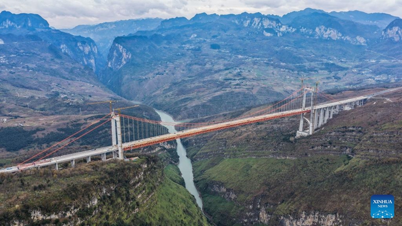 Daraja kubwa la Tianmen laendelea kujengwa katika Mkoa wa Guizhou wa China