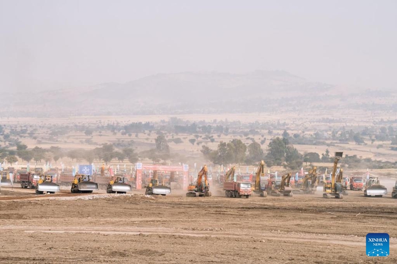 Picha hii iliyopigwa Januari 10, 2026 ikionyesha eneo la ujenzi wa Uwanja wa Ndege wa Kimataifa wa Bishoftu, karibu na mji wa Bishoftu katika Jimbo la kikanda la Oromia la Ethiopia, Januari 10, 2026. (Kundi la Kampuni za Shirika la Ndege la Ethiopia/kupitia Xinhua)