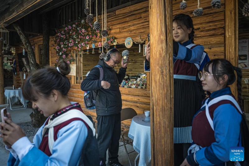 Mwanamuziki abadilisha nyumba ya zamani kuwa klabu ya muziki huko Lijiang mkoani Yunnan, China