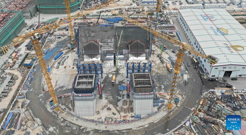 Ujenzi wa minara mikuu ya daraja kubwa la Shiziyang katika Mkoa wa Guangdong, China wavuka mita 300