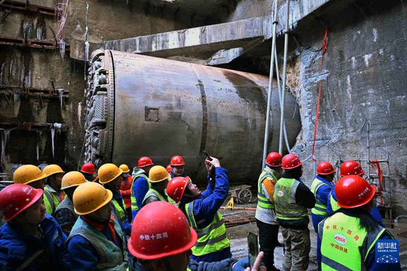 ChinaVumbuzi |  Ujenzi wa handaki mbili kwenye njia ya sabwe umekamilika kwa mafanyikio ya kutoshuka kwa udongo katika mji wa Qingdao