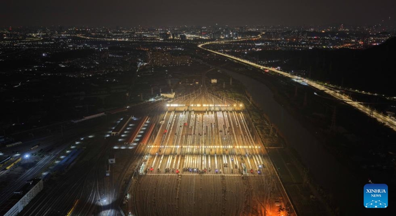 Treni za mwendo-kasi za sehemu mbalimbali China zajiandaa kwa ajili ya pilika zijazo za usafiri wa wakati wa Mwaka Mpya wa Jadi