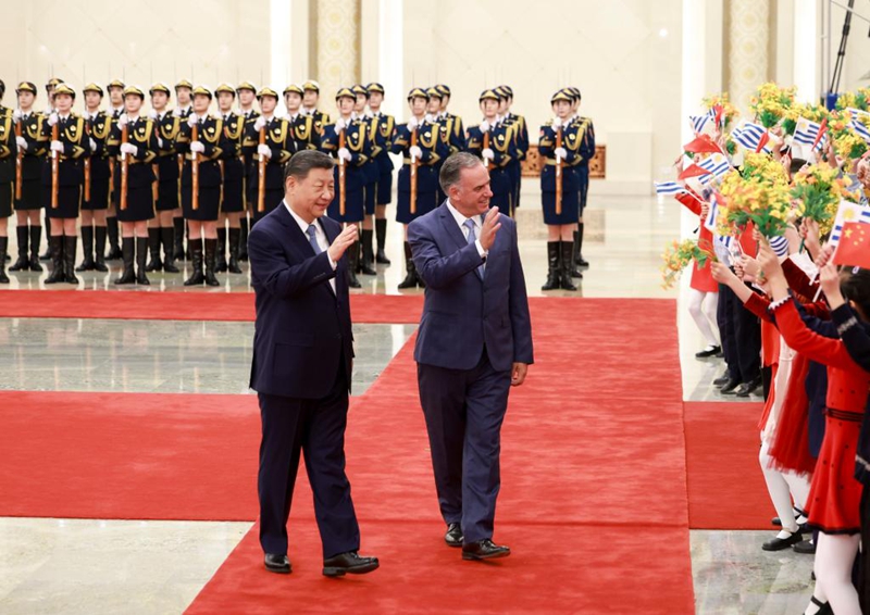 Rais wa China Xi Jinping akifanya hafla ya kumkaribisha Rais wa Uruguay Yamandu Orsi kwenye Ukumbi wa Kaskazini wa Jumba la Mikutano ya Umma la Beijing kabla ya mazungumzo yao. Februari 3, 2026. (Xinhua/Ding Haitao)