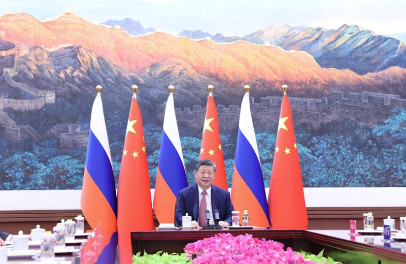 Rais wa China Xi Jinping akifanya mkutano wa mtandaoni na Rais wa Russia Vladimir Putin kwenye Jumba la Mikutano ya Umma mjini Beijing, mji mkuu wa China, Februari 4, 2026. (Xinhua/Huang Jingwen)