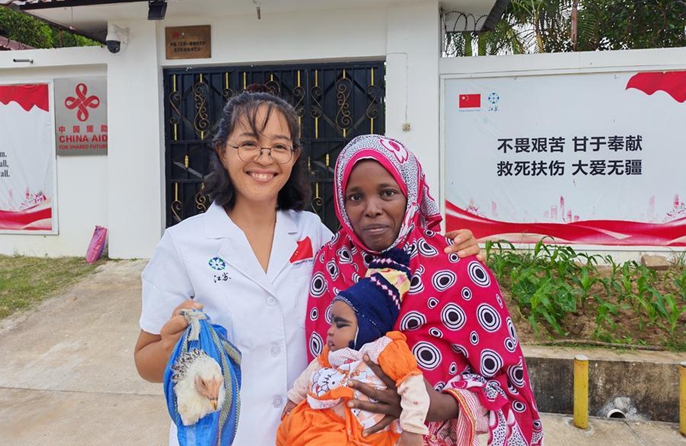 Shukrani za juu kabisa: Mama mtanzania ampa mtoto wake jina la daktari Mchina aliyemwokoa