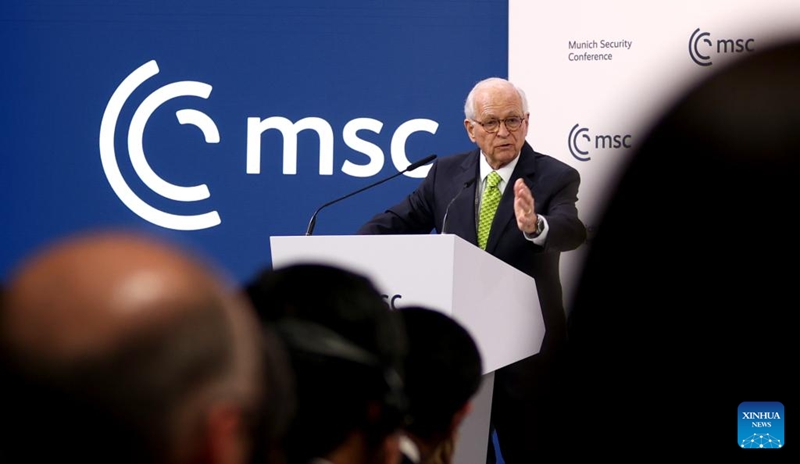 Mwenyekiti wa Mkutano wa Usalama wa Munich (MSC) Wolfgang Ischinger akihutubia hafla ya kufunguliwa kwa Mkutano wa 62 wa MSC mjini Munich, Ujerumani, Februari 13, 2026. (Xinhua/Li Ying)