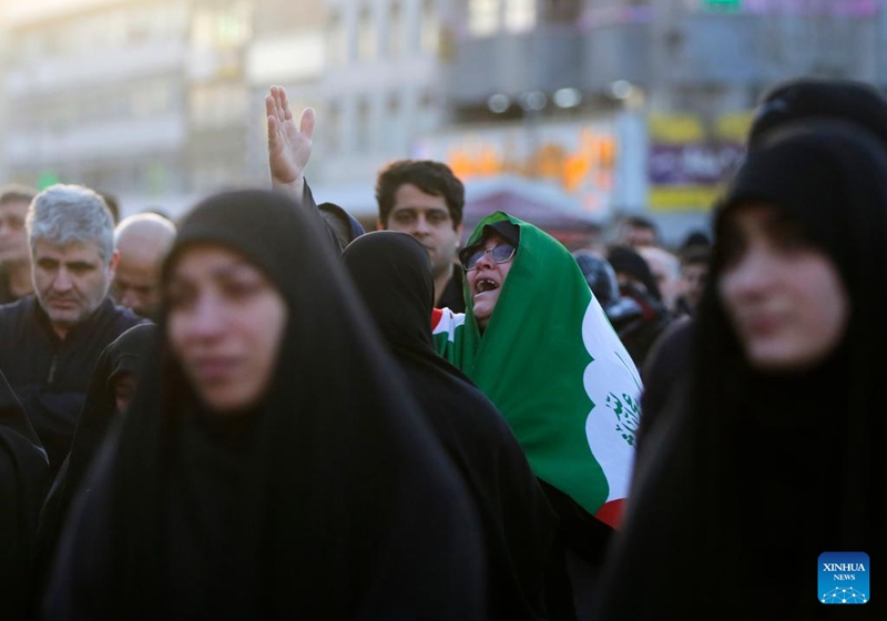 Watu wakusanyika kuomboleza kifo cha Kiongozi Mkuu wa Iran mjini Tehran