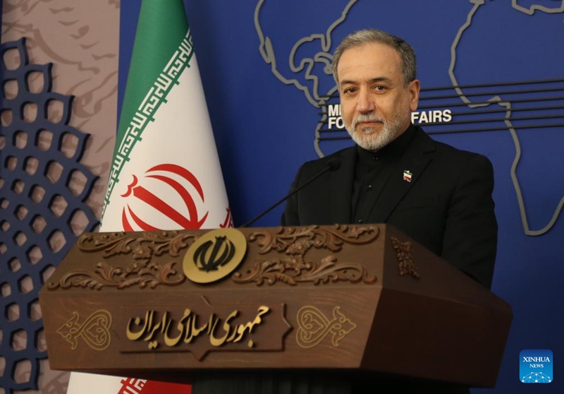 Waziri wa Mambo ya Nje wa Iran Seyed Abbas Araghchi akihudhuria mkutano wa wiki na waandishi wa habari mjini Tehran, Iran, Machi 16, 2026. (Xinhua/Shadati)