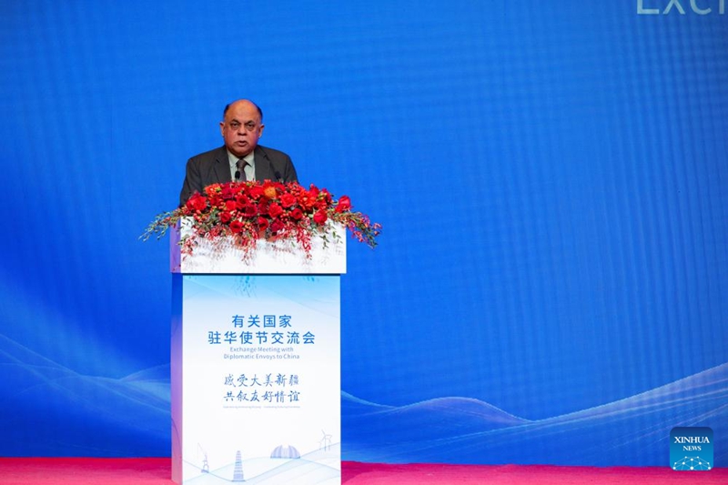 Mabalozi wa nchi mbalimbali wapongeza maendeleo na ufunguaji mlango wa Mkoa wa Xinjiang, China