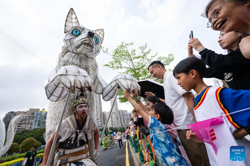 Watu washiriki kwenye Kanivali ya Kimataifa ya Macao 2026