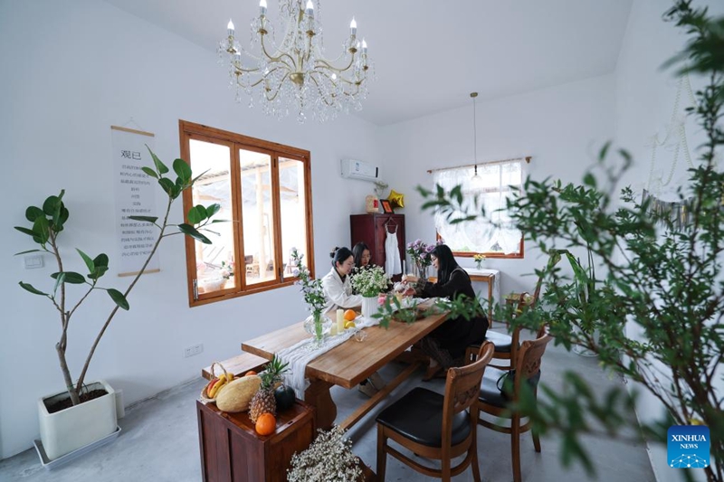 Wajasiriamali vijana wachangia ustawi wa vijiji huko Jiaxing mkoani Zhejiang, China