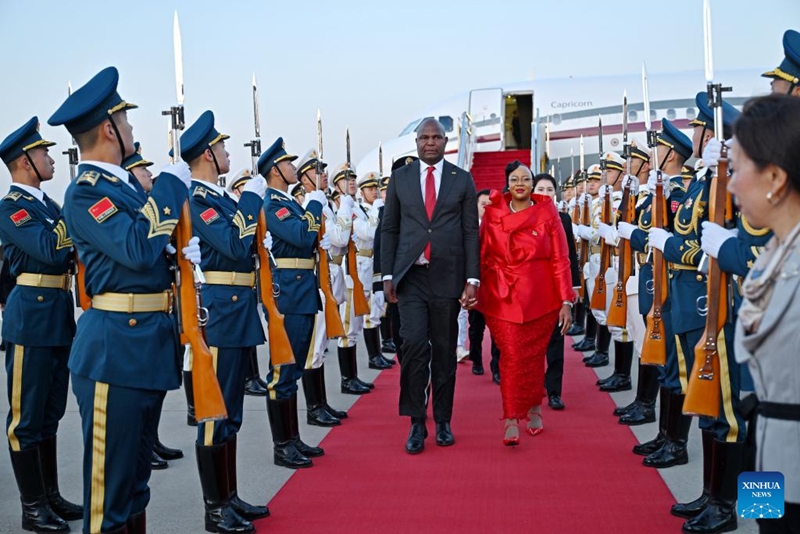 Rais wa Msumbiji awasili Beijing katika ziara yake ya kiserikali nchini China