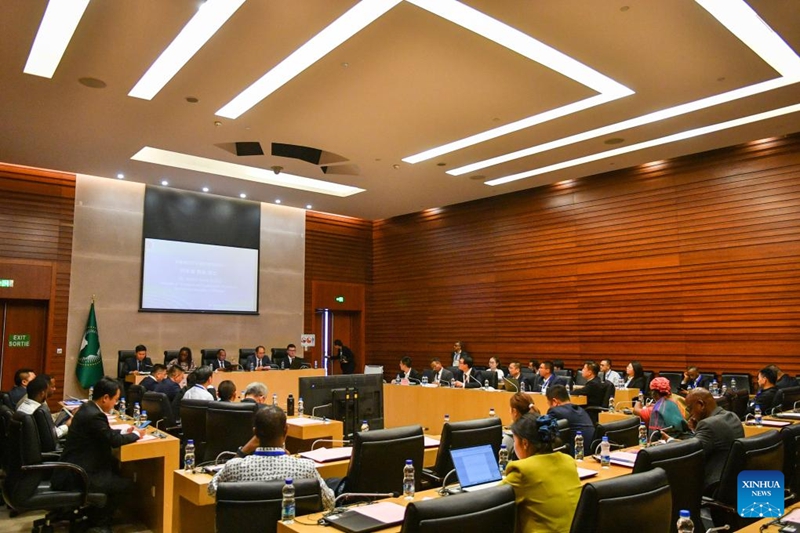 Wageni  wakishiriki kwenye shughuli iliyofanyika katika wakati wa Mkutano wa kwanza wa Wajasiriamali wa China na Afrika katika makao makuu ya Umoja wa Afrika (AU), Addis Ababa, Ethiopia, Aprili 21, 2026. (Picha na Michael Tewelde/Xinhua)