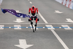 Roboti ya muundo wa binadamu yaipita rekodi ya mbio za nusu marathon duniani ya binadamu mjini Beijing