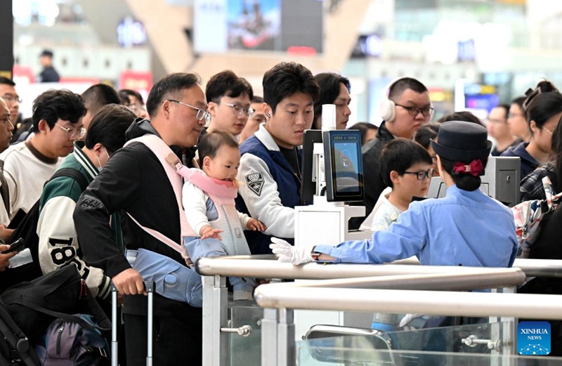 Safari za abiria wa reli za China zazidi milioni 100 wakati wa mapumziko ya Siku ya Mei Mosi