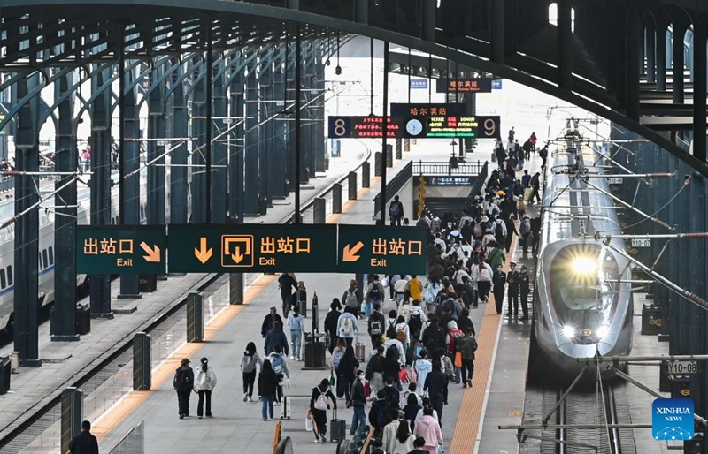 Safari za abiria wa reli za China zazidi milioni 100 wakati wa mapumziko ya Siku ya Mei Mosi
