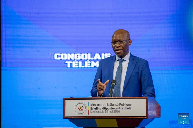 Roger Kamba, Waziri wa Afya wa Jamhuri ya Kidemokrasia ya Kongo (DRC), akizungumza kwenye mkutano na waandishi wa habari juu ya mlipuko wa Ebola, Kinshasa, mji mkuu wa DRC, Mei 19, 2026. (Str/Xinhua)