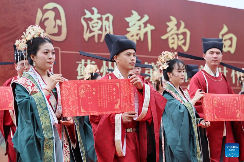 Sherehe ya harusi ya kundi la maharusi yafanyika Tianjin, China