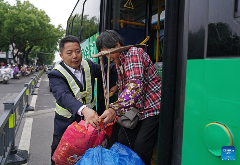 Njia maalum ya basi ya kuwahudumia wakulima yaanzishwa katika Kijiji cha Jiaxi mkoa wa Jiangxi, China