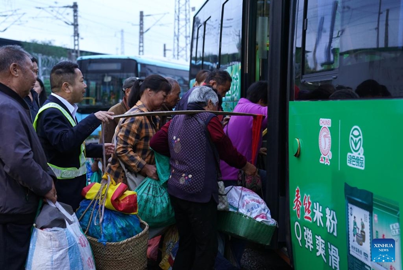 Njia maalum ya basi ya kuwahudumia wakulima yaanzishwa katika Kijiji cha Jiaxi mkoa wa Jiangxi, China