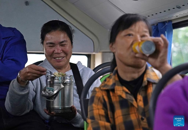 Njia maalum ya basi ya kuwahudumia wakulima yaanzishwa katika Kijiji cha Jiaxi mkoa wa Jiangxi, China