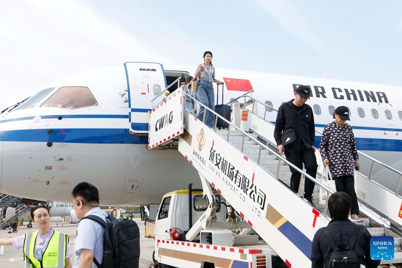 Ndege No. C919 iliyoundwa na China yenyewe yaendesha njia mpya kati ya Beijing na Yan'an