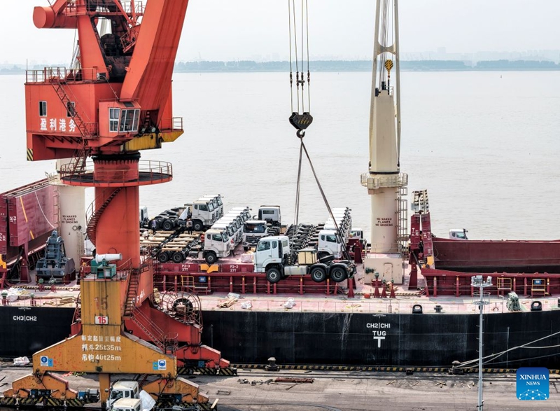 Meli ya mizigo iliyopakiwa magari 513 ya China yaondoka kutoka Mji wa Taizhou, China kuelekea Tanzania