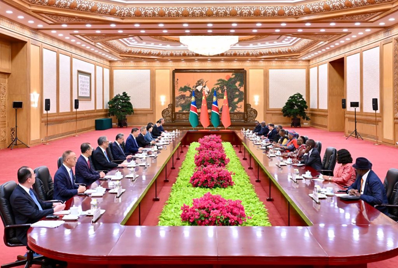Rais wa China Xi Jinping akifanya mazungumzo na Rais wa Namibia Netumbo Nandi-Ndaitwah, ambaye yuko katika ziara ya kiserikali nchini China, kwenye Jumba la Mikutano ya Umma mjini Beijing, Julai 10, 2026. (Xinhua/Gao Jie)