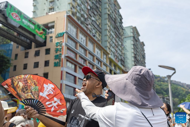 Watalii wa kigeni wamiminika Chongqing, China huku idadi ya abiria wa kuvuka mpaka ikiongezeka