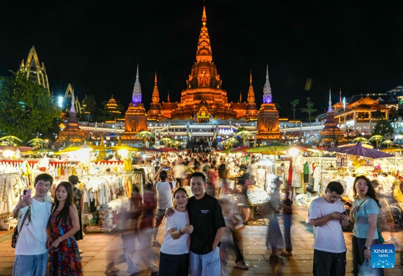 Soko la usiku la Xishuangbanna mkoani Yunnan, China lashuhudia ongezeko kubwa la watalii
