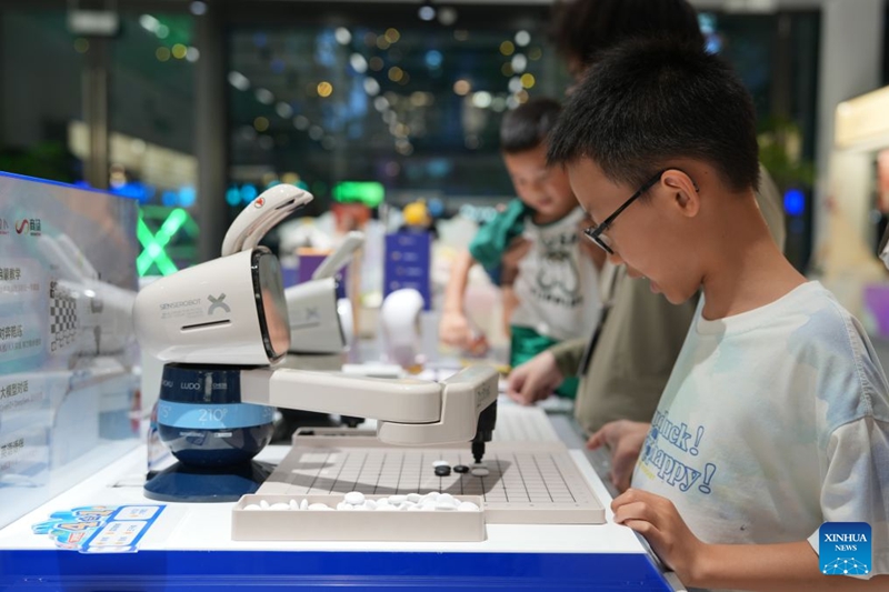 Mji wa Chengdu waendeleza mfumo kamili wa kiikoloia wa roboti
