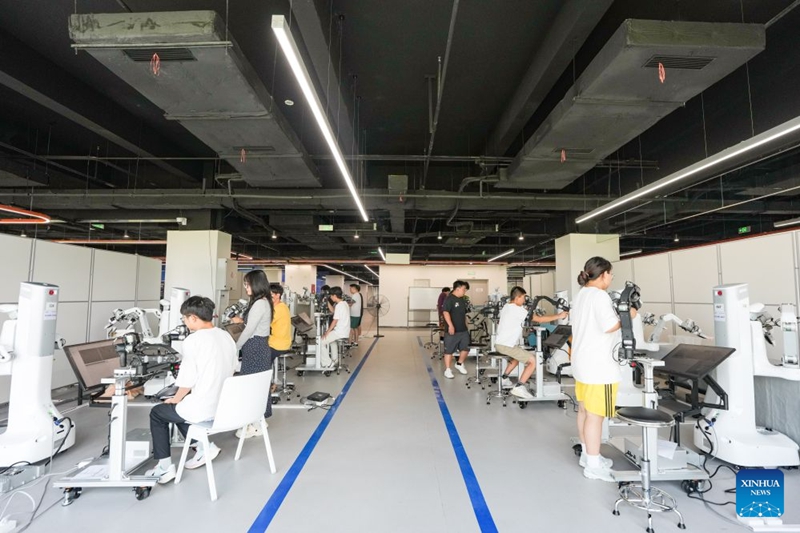 Mji wa Chengdu waendeleza mfumo kamili wa kiikoloia wa roboti