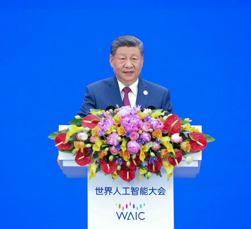 Rais wa China Xi Jinping akitoa hotuba kuu kwenye hafla ya kufunguliwa kwa Mkutano wa AI Duniani 2026 na Mkutano wa Ngazi ya Juu kuhusu Usimamizi wa AI Duniani mjini Shanghai, mashariki mwa China, Julai 17, 2026. (Xinhua/Huang Jingwen)