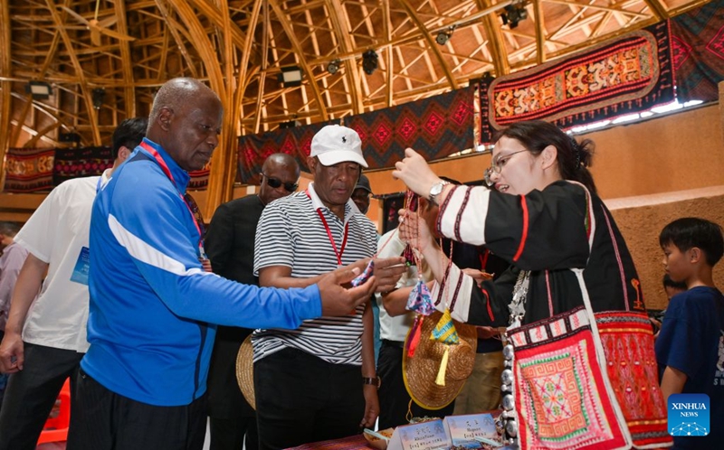 Mabalozi na maofisa waandamizi wa kidiplomasia watembelea Hainan Kusini mwa China kujionea uvumbuzi wa teknolojia na maendeleo ya FTP
