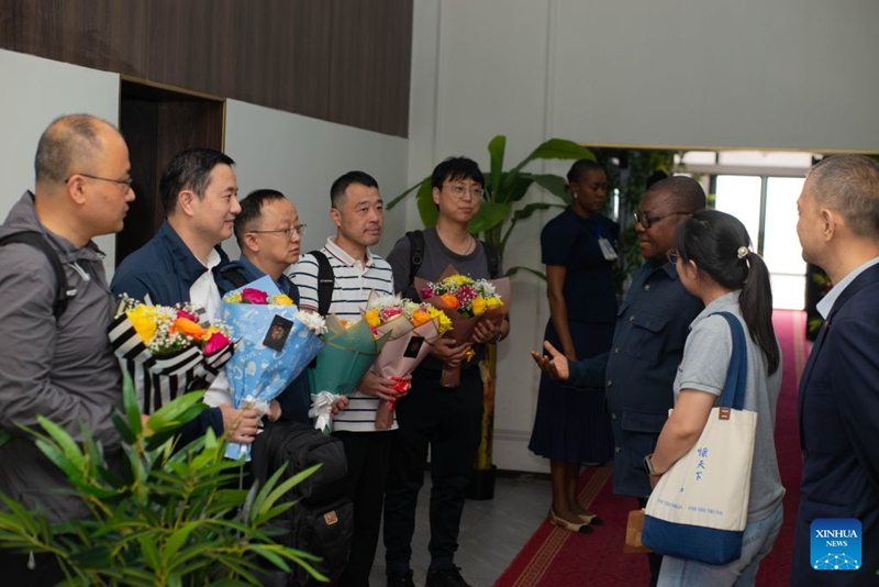 Timu ya tatu ya wataalamu wa matibabu wa China ya kusaidia kazi ya kukabiliana na Ebola ikiwasili Kinshasa, mji mkuu wa Jamhuri ya Kidemokrasia ya Kongo (DRC), Agosti 1, 2026. (Xinhua)
