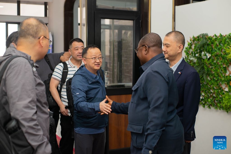 Timu ya tatu ya wataalamu wa matibabu wa China ya kusaidia mapambano dhidi ya Ebola wakiwasili Kinshasa, mji mkuu wa Jamhuri ya Kidemokrasia ya Kongo (DRC), Agosti 1, 2026. (Xinhua)