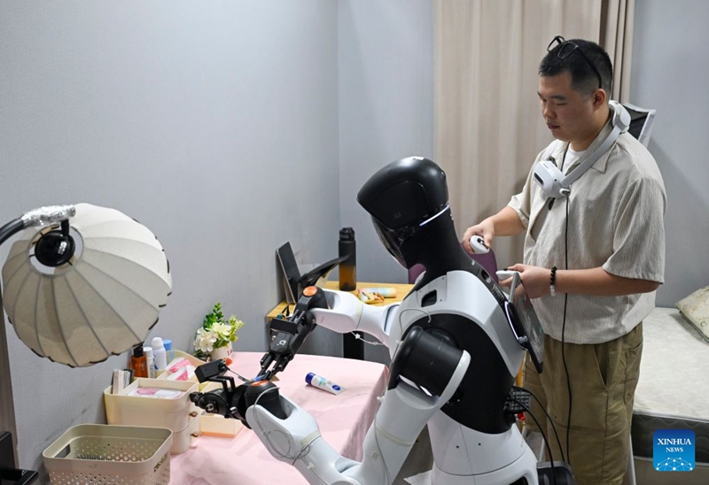 Roboti za AI zafunzwa katika mazingira ya ulimwengu-halisi mjini Shanghai, China