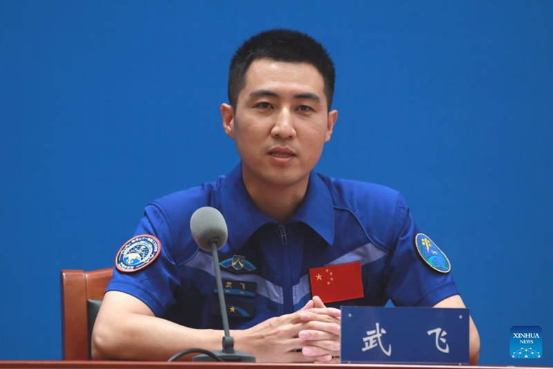 Wanaanga wa chombo cha Shenzhou-21 waonekana hadharani kwa mara ya kwanza baada ya jukumu la anga ya juu la siku 210