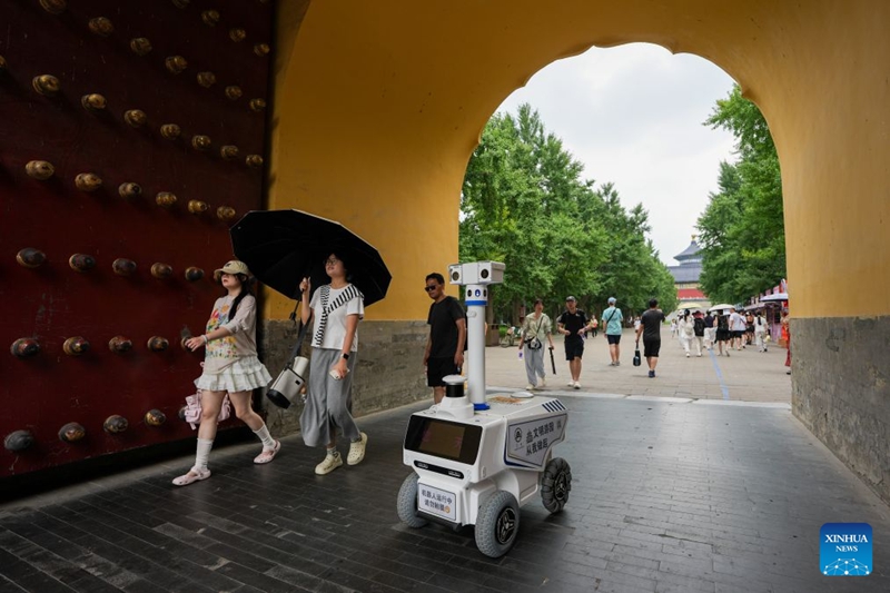 ChinaVumbuzi |  Roboti mpya zaonekana kwenye Bustani ya Tiantan mjini Beijing
