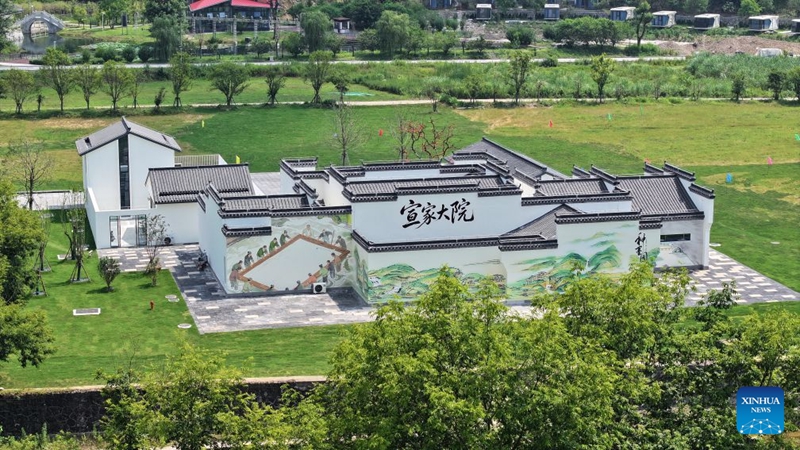 Picha iliyopigwa Juni 28, 2026 ikionyesha mandhari ndani ya mji wa kitamaduni wa karatasi ya Xuan wa Wilaya ya Jingxian, mkoani Anhui, mashariki mwa China. (Picha na Nie Fang/Xinhua)
