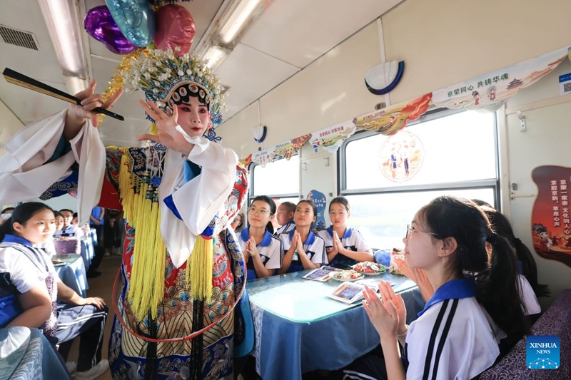 Treni ya kutoka Heilongjiang hadi Beijing yaandaliwa kwa ajili ya ziara ya masomo ya wanafunzi na walimu