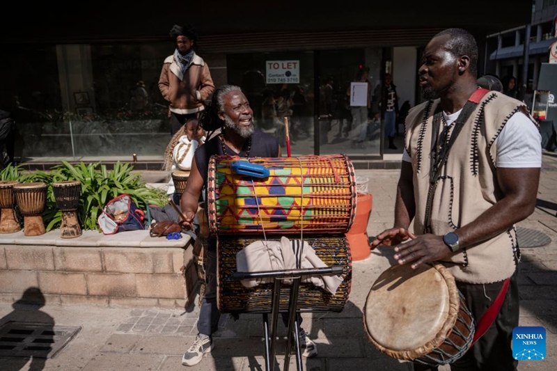 Shughuli ya muda usio na uendeshaji wa magari mitaani yafanyika Johannesburg, Afrika Kusini
