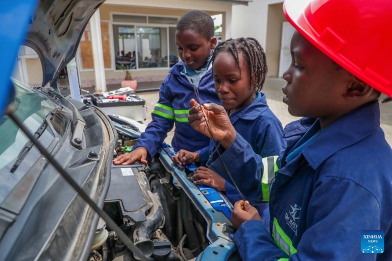 Kujifunza kwa kufanya vitendo kwawaandaa watoto wa Tanzania kwa ajili ya siku zijazo