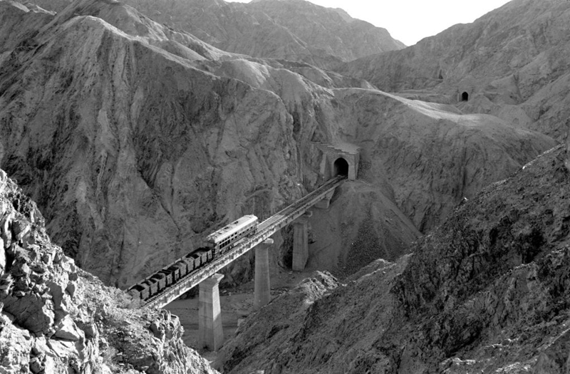 Picha za zamani zabeba ushuhuda kwenye Muujiza wa Chuma wa Reli ya Qinghai-Xizang