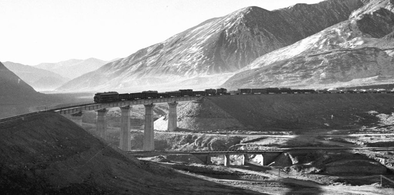 Picha za zamani zabeba ushuhuda kwenye Muujiza wa Chuma wa Reli ya Qinghai-Xizang