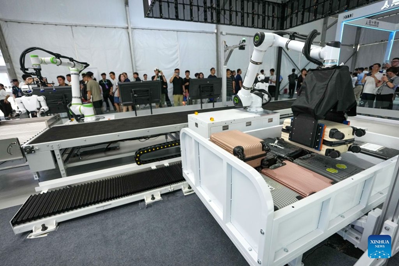 Roboti zaonyesha matumizi mbalimbali kwenye Mkutano wa Mambo ya Roboti Duniani 2026