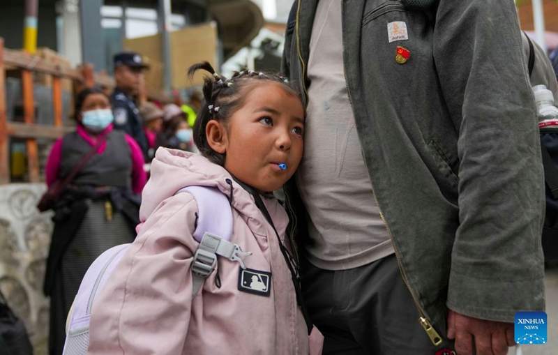 Wakazi na watalii wote walioathiriwa wahamishwa baada ya maporomoko ya udongo na mawe kutokea Xizang, China