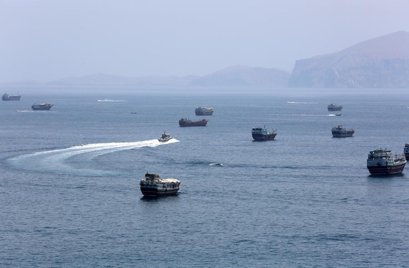 Picha hii iliyopigwa Juni 20, 2026 ikionyesha Mlango-Bahari wa Hormuz karibu na Khasab, mji mdogo kaskazini mwa Oman. (Xinhua/Wen Xinnian)